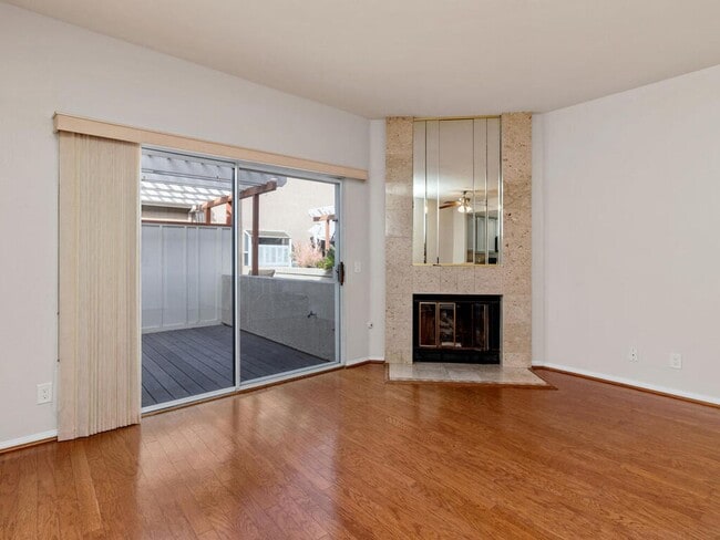 Building Photo - Desireable resort-lifestyle complex in the heart of La Costa!