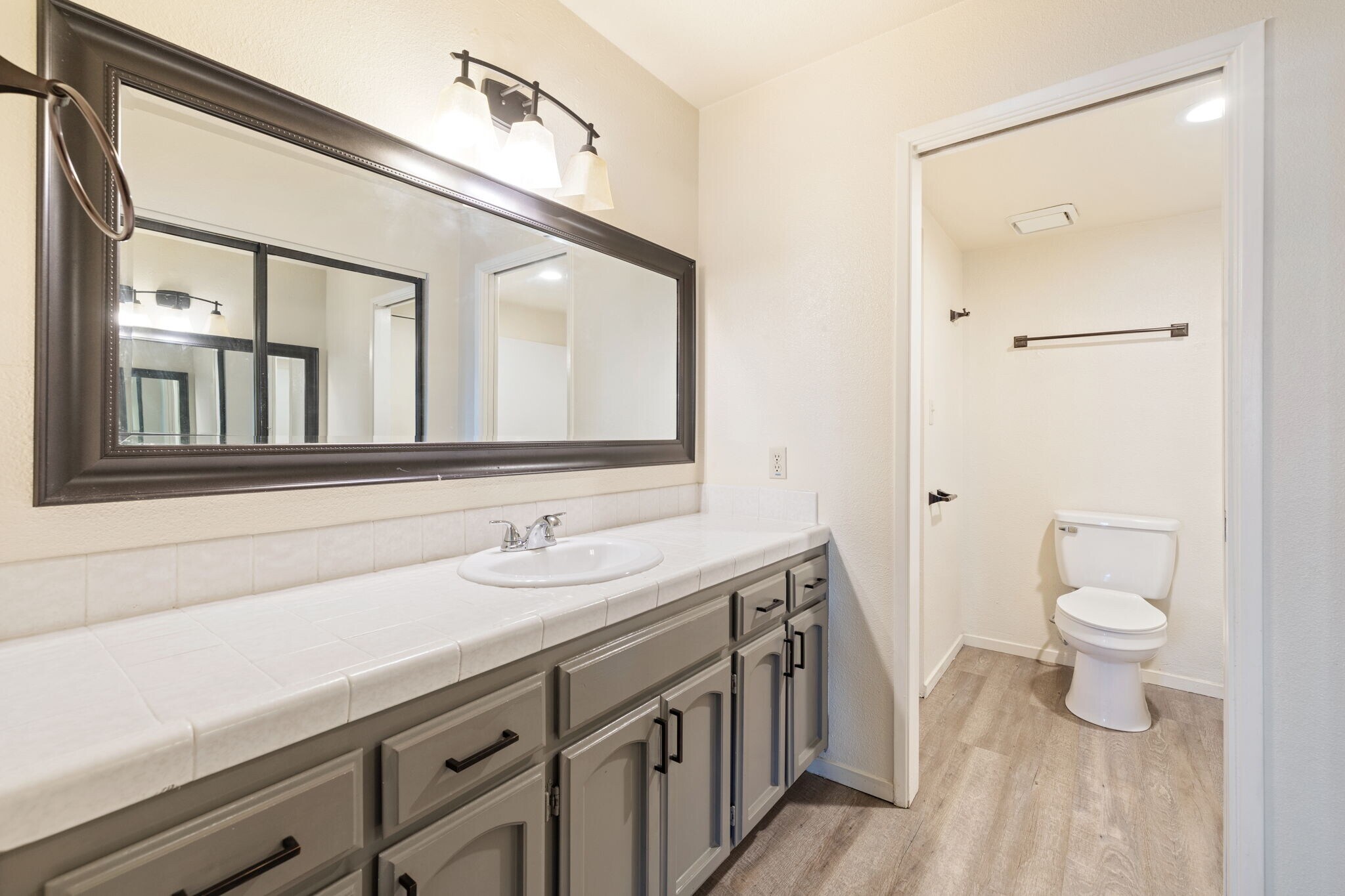 Building Photo - 7675 N 1st St