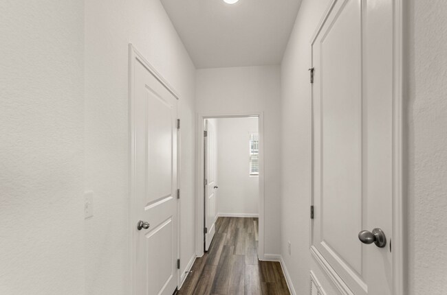 Building Photo - Amazing home ready to move in!
