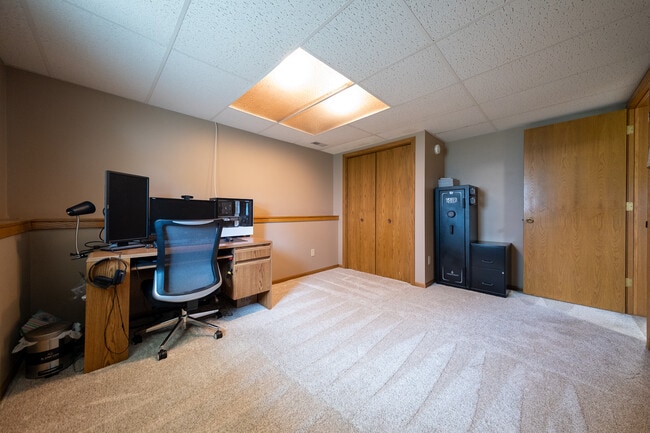 Building Photo - 13060 Glenhurst Ave