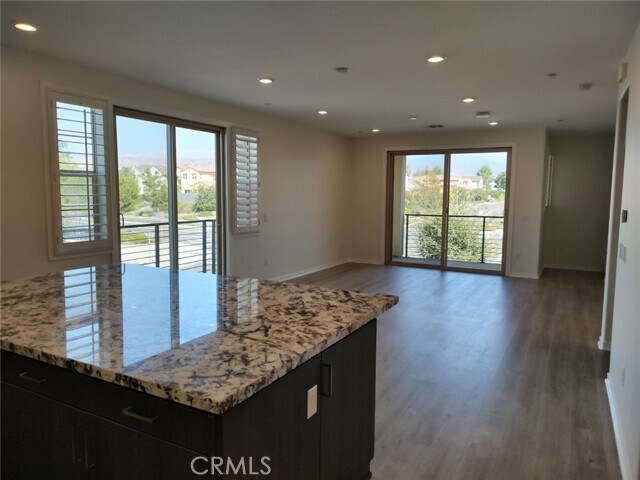 Building Photo - 202 Paramount