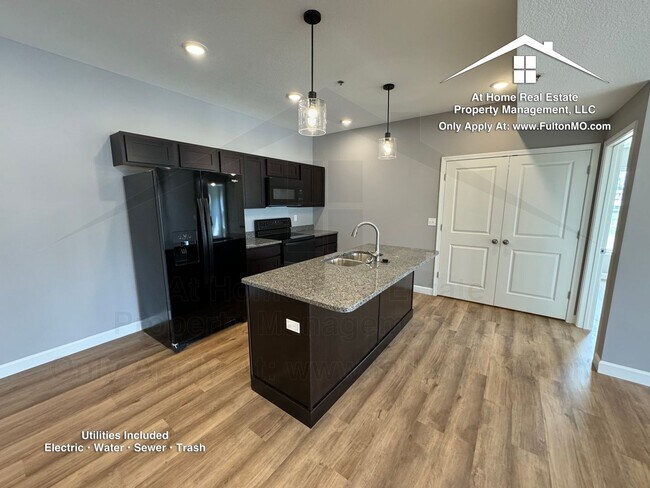 Building Photo - 2610 N Bluff St