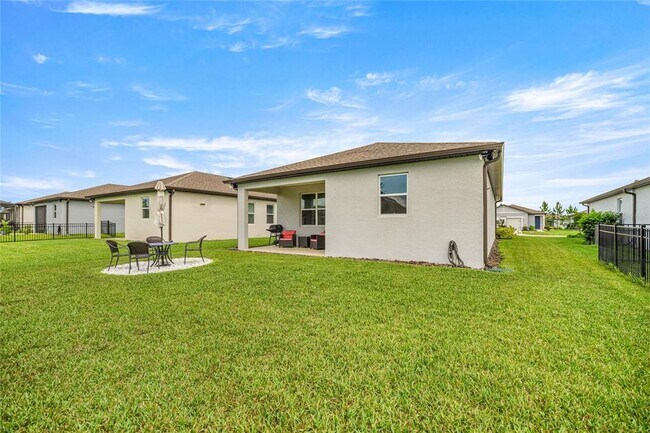 Building Photo - 9412 SW 53rd Pl
