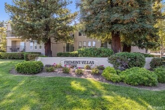Building Photo - 1910 Barrymore Common