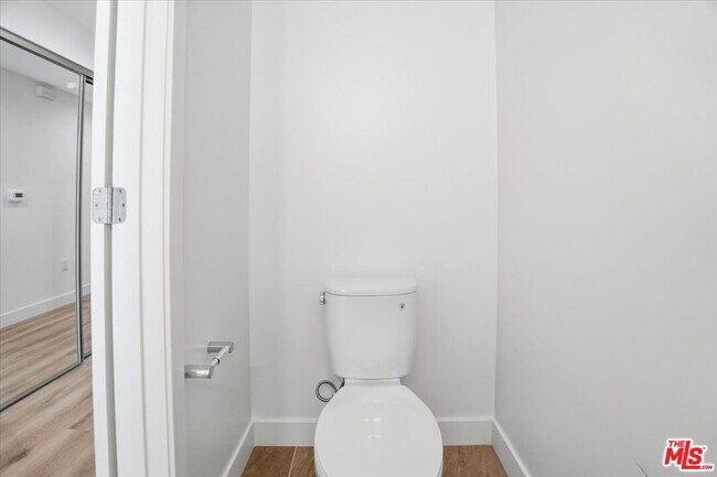 Building Photo - 1820 Prosser Ave