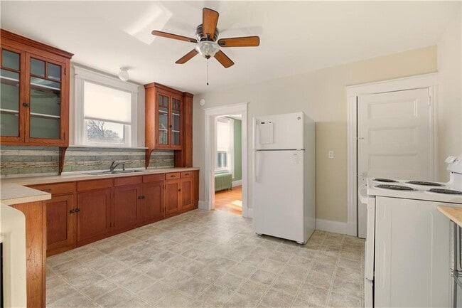 Building Photo - 7 Warner Pl