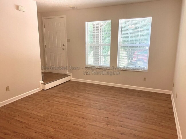 Building Photo - 1443 Schoolcraft Way