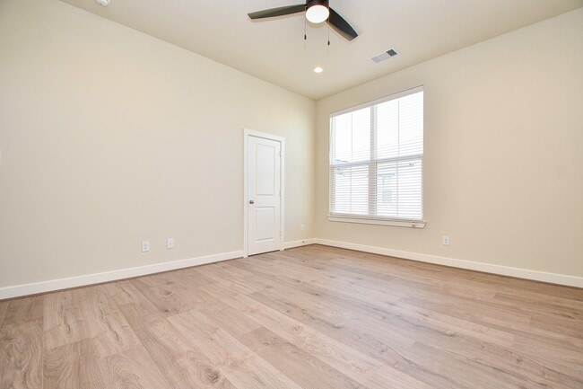 Building Photo - 2305 Silva Park Ln