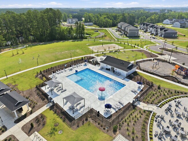Building Photo - 219 Deercroft Dr