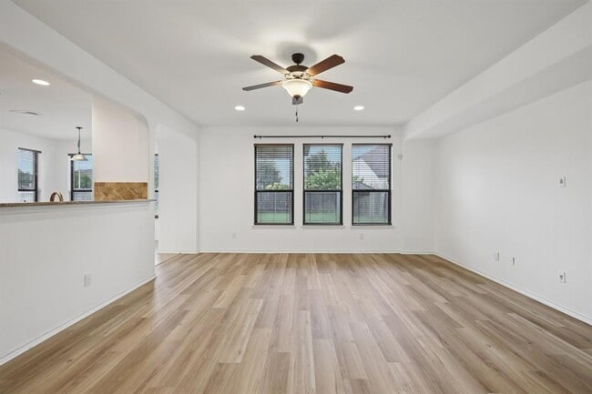 Building Photo - 1001 Lily Pad Ln