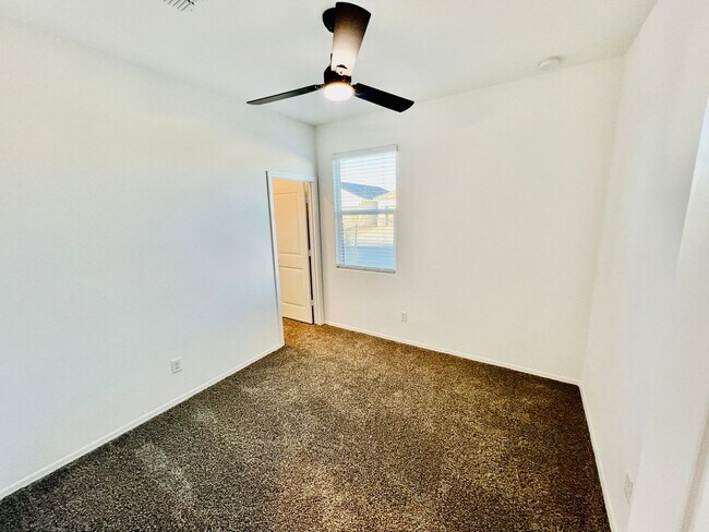 Building Photo - 1131 W Chimes Tower Dr