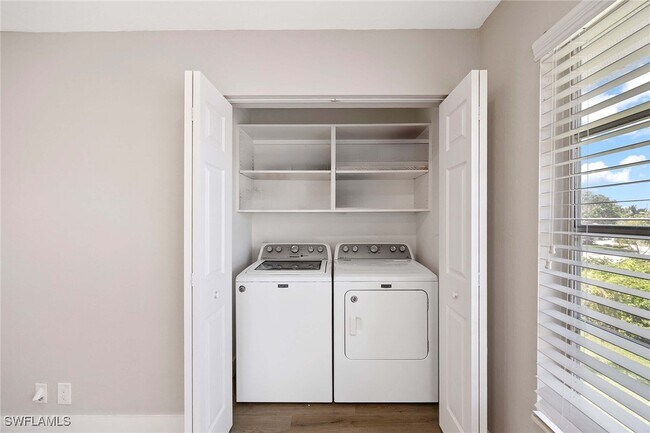 Building Photo - 707 Neapolitan Way