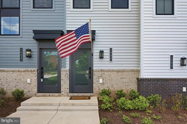 Building Photo - 14435 Gln Mnr Dr