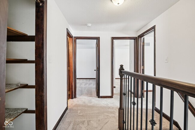 Building Photo - 218 W Main St