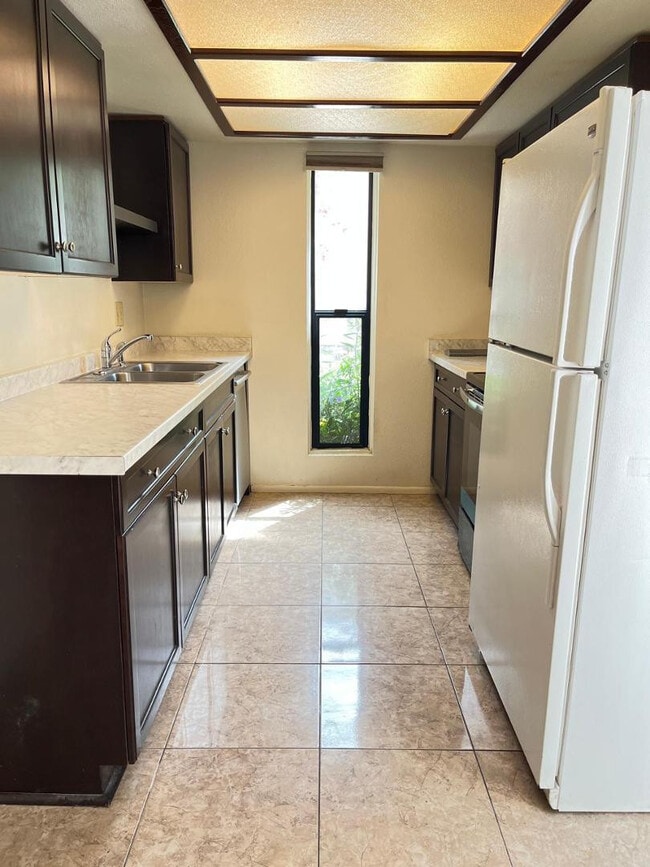 Building Photo - 3119 W Cochise Dr