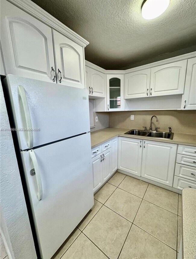 Building Photo - 1855 W 60th St