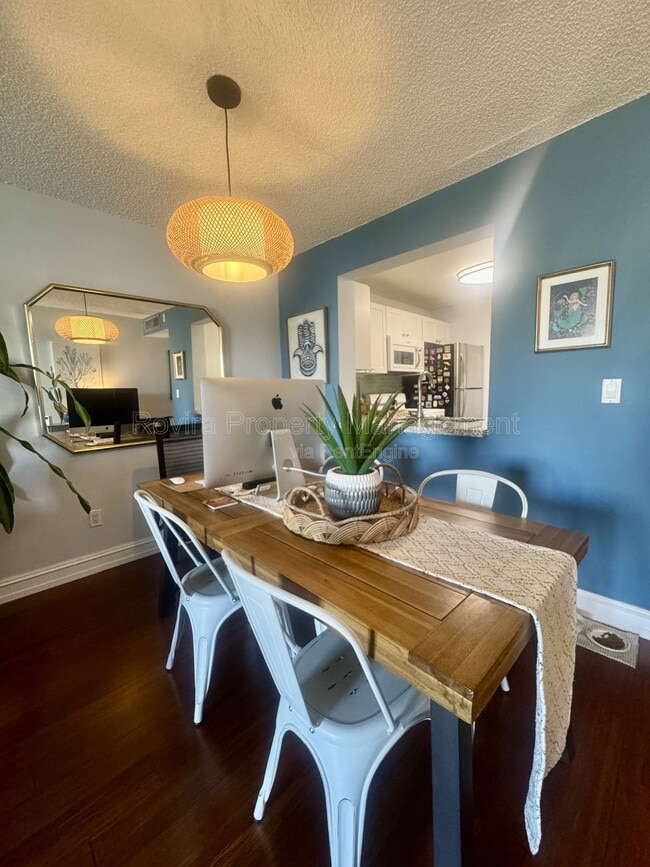 Building Photo - 6545 Indian Creek Dr