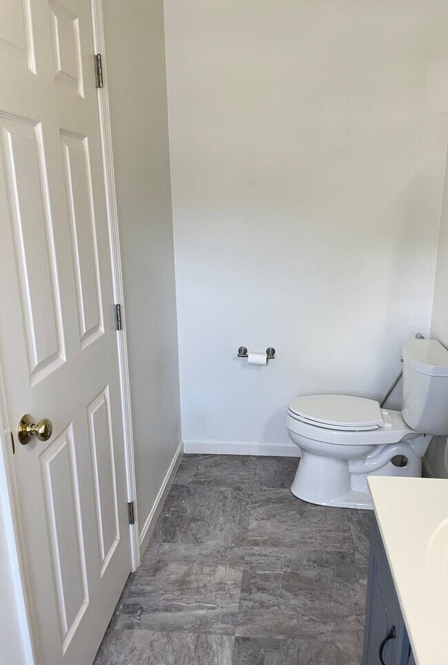 Building Photo - Beautiful Luxury Townhome in Lancaster