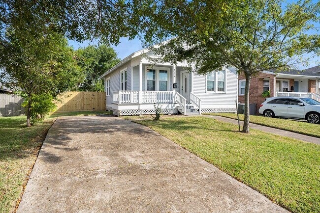 Primary Photo - 5624 Avenue P 1/2