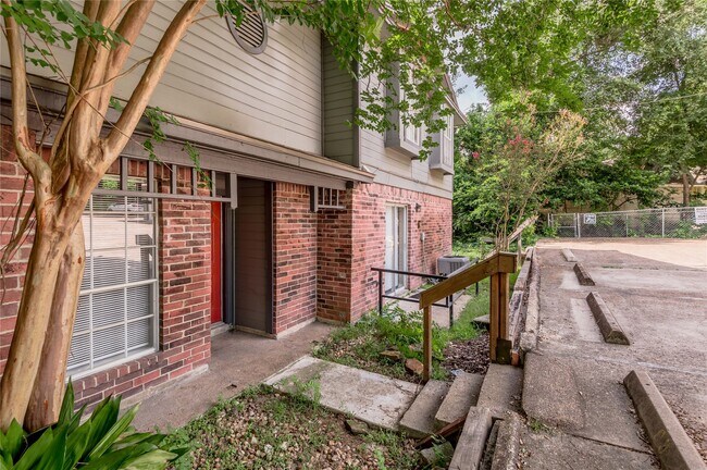 Building Photo - 1228 Ave O