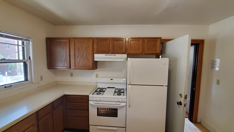 Building Photo - 1901 University Ave