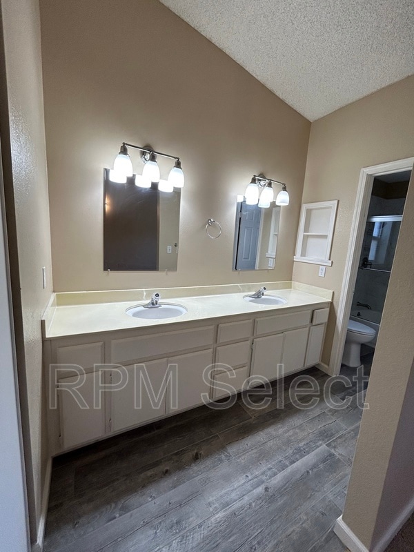 Building Photo - 825 Osprey Way
