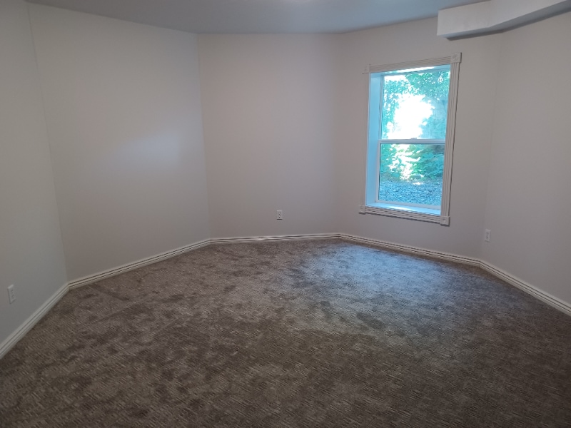 Building Photo - 1137 Heather Cir