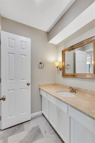 Building Photo - 14721 Birchridge Dr