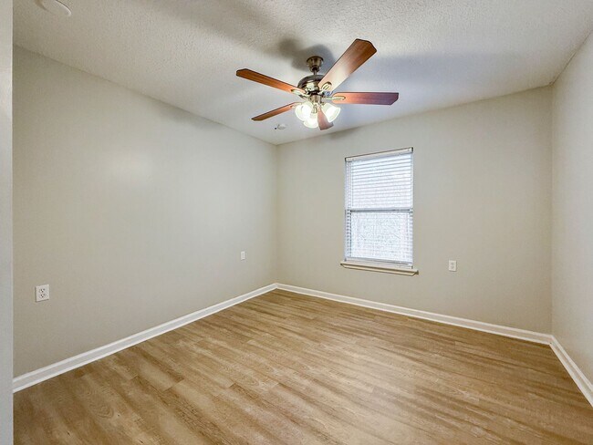 Building Photo - Renovated 3BR/2BA Home in Jacksonville, FL | Fenced Yard | Garage | Pets Welcome