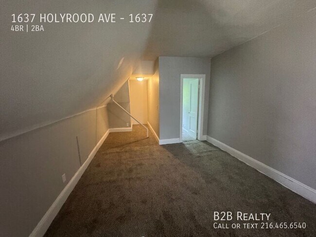 Building Photo - 1637 Holyrood Rd