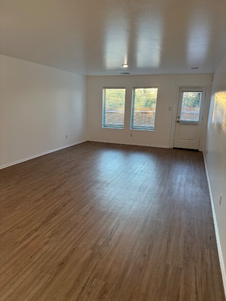 Building Photo - 2208 Wolford Ct