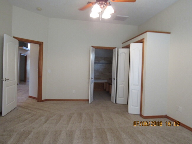 Building Photo - Pet Negotiable Upon Homeowner Approval!!