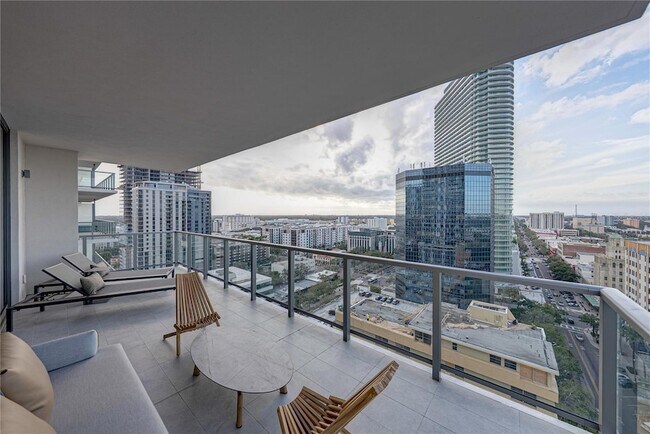 Building Photo - 275 1st Ave S