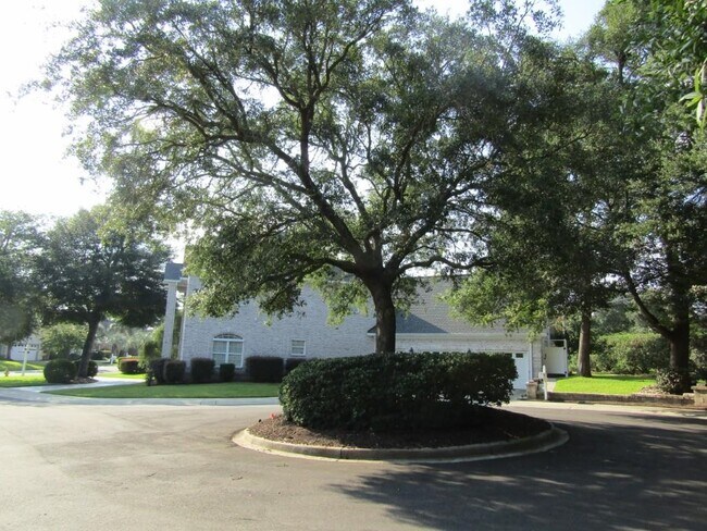 Building Photo - 703 Tradewind Ct