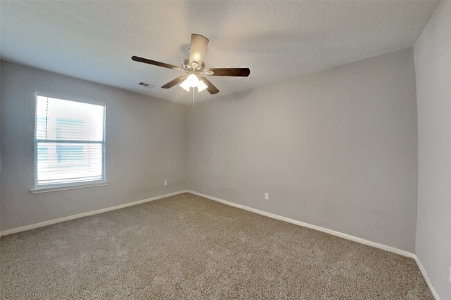 Building Photo - 20502 Upper Green St