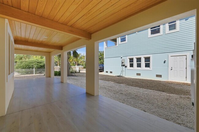Building Photo - 113 Aqua Ln