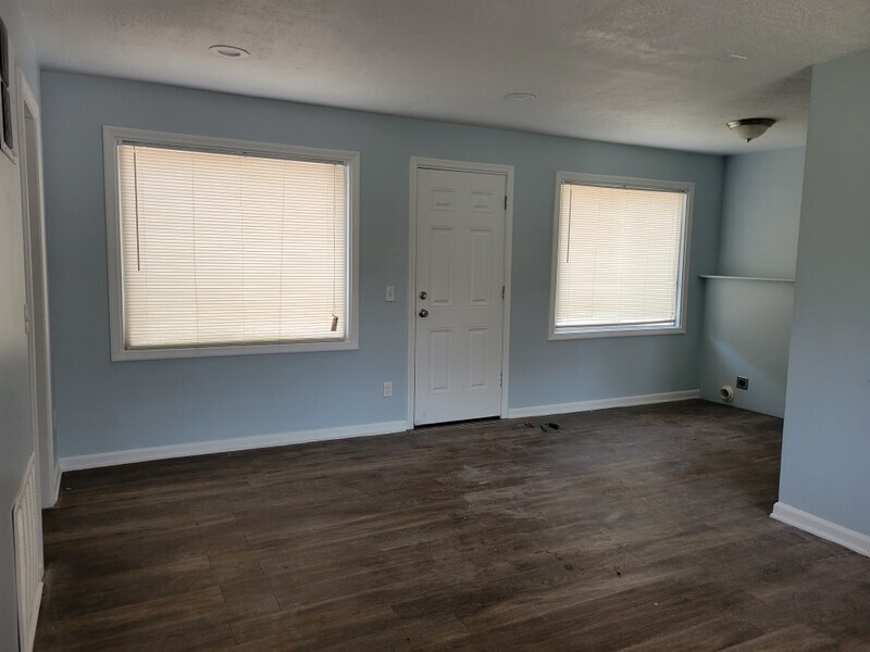 Building Photo - 2084 Monroe Blvd