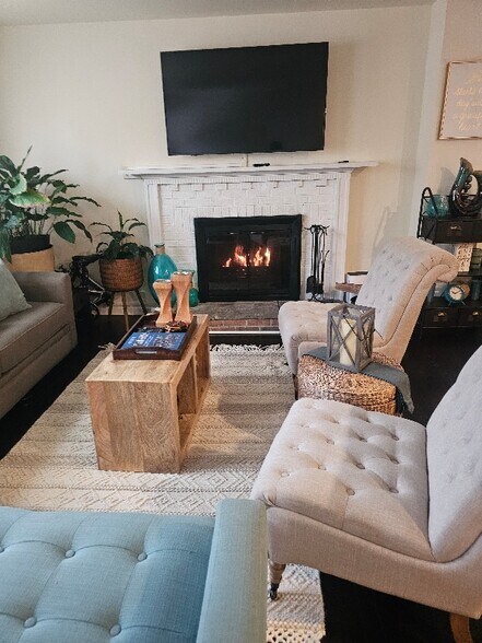 Building Photo - 7500 Harrison Ln