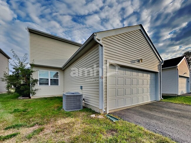 Building Photo - 5688 Battle Creek Way