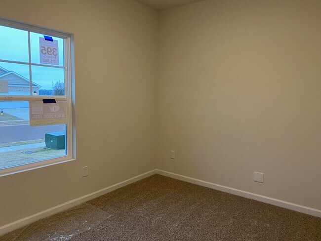 Building Photo - 3404 Feldspar Dr SW