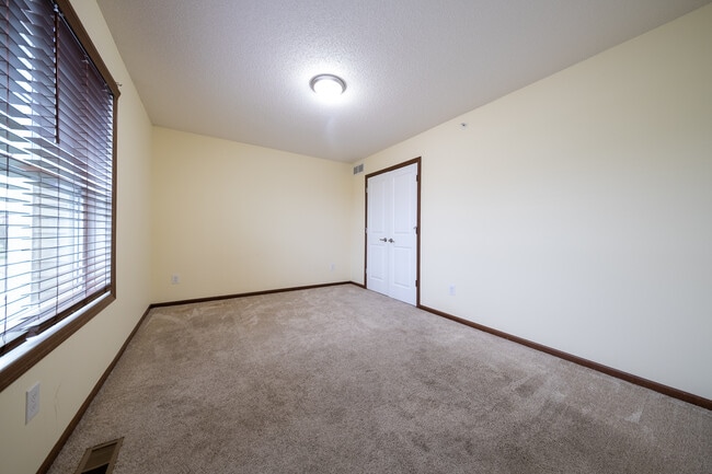 Building Photo - 15630 60th Ave N