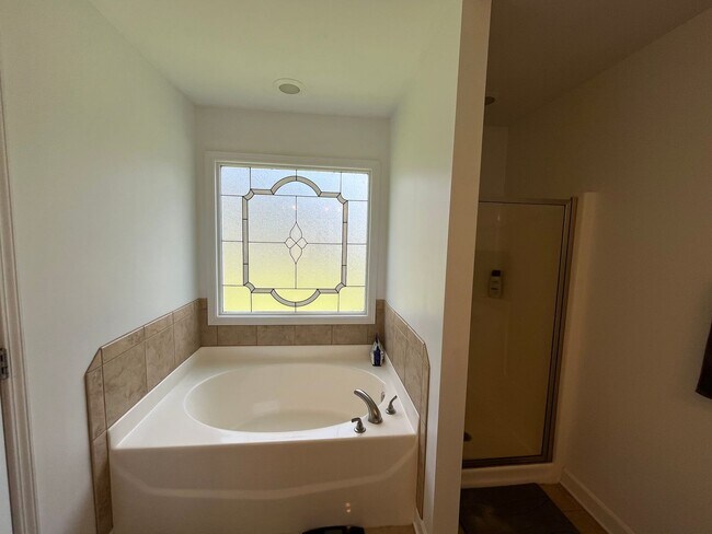 Building Photo - Spacious 3 Bed, 2 Bath Home in Westgate