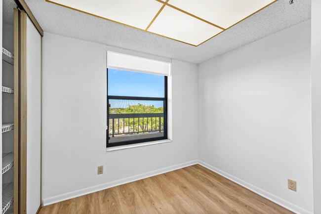 Building Photo - 6662 Boca Del Mar Dr