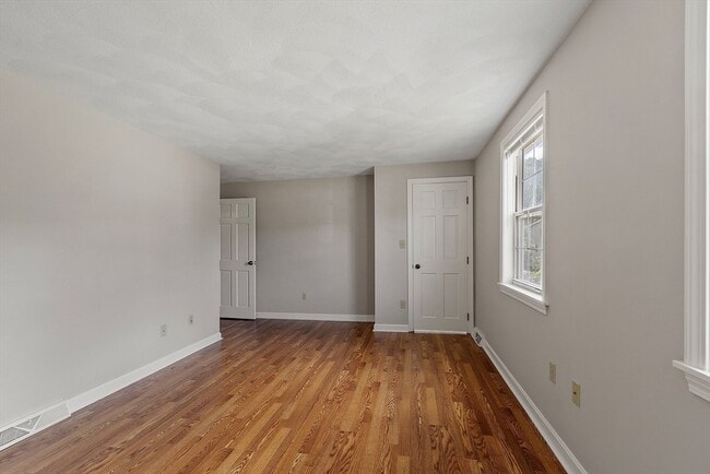 Building Photo - 34 Hall Rd