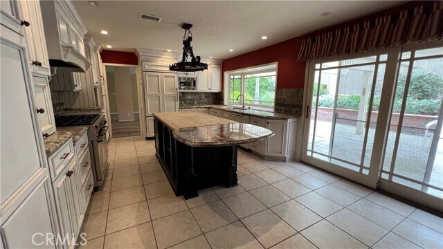 Building Photo - 10692 Albany Cir