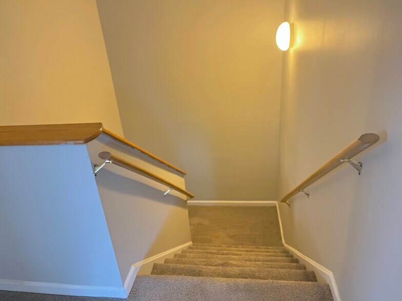 Building Photo - 3660 Walden Dr