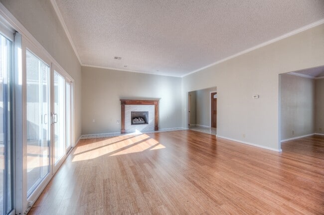 Building Photo - 7114 E 90th Pl