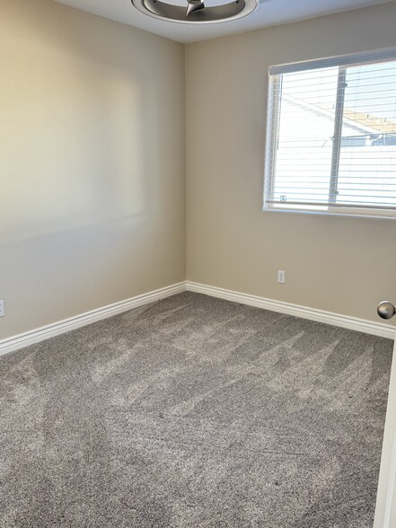 Building Photo - 90 Pheasant Dr