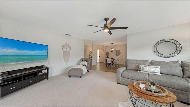 Building Photo - 6717 Roxbury Dr