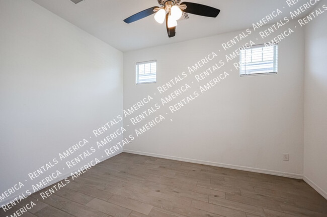 Building Photo - 5509 N 108th Ave